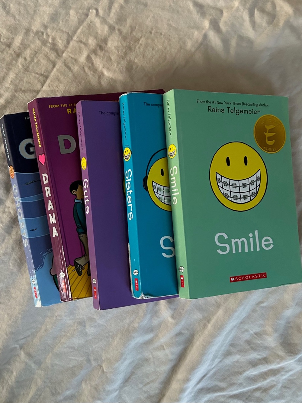 Raina Telemeier Smile/Drama Book Bundle